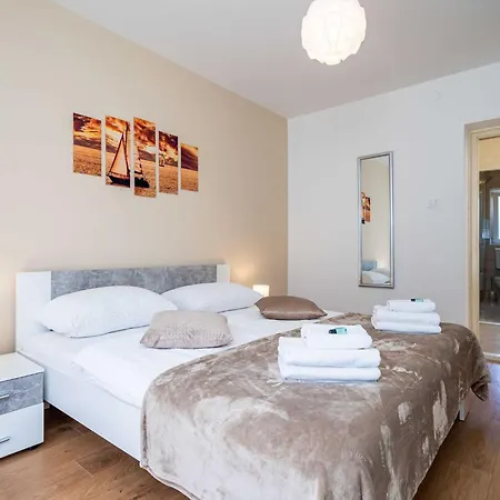 Apartment Ding Dong - Two Bedroom With Balcony