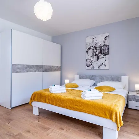 Appartement Ding Dong - Two Bedroom With Balcony *