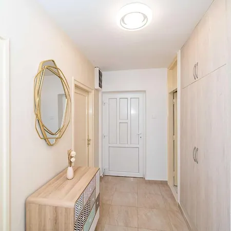 Appartement Ding Dong - Two Bedroom With Balcony *